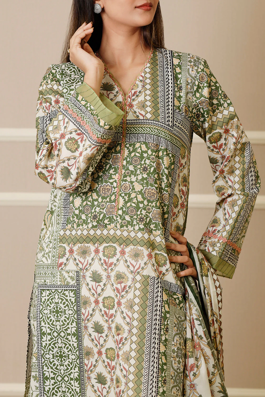 Unstitched Printed Lawn 3 Piece - Image 5