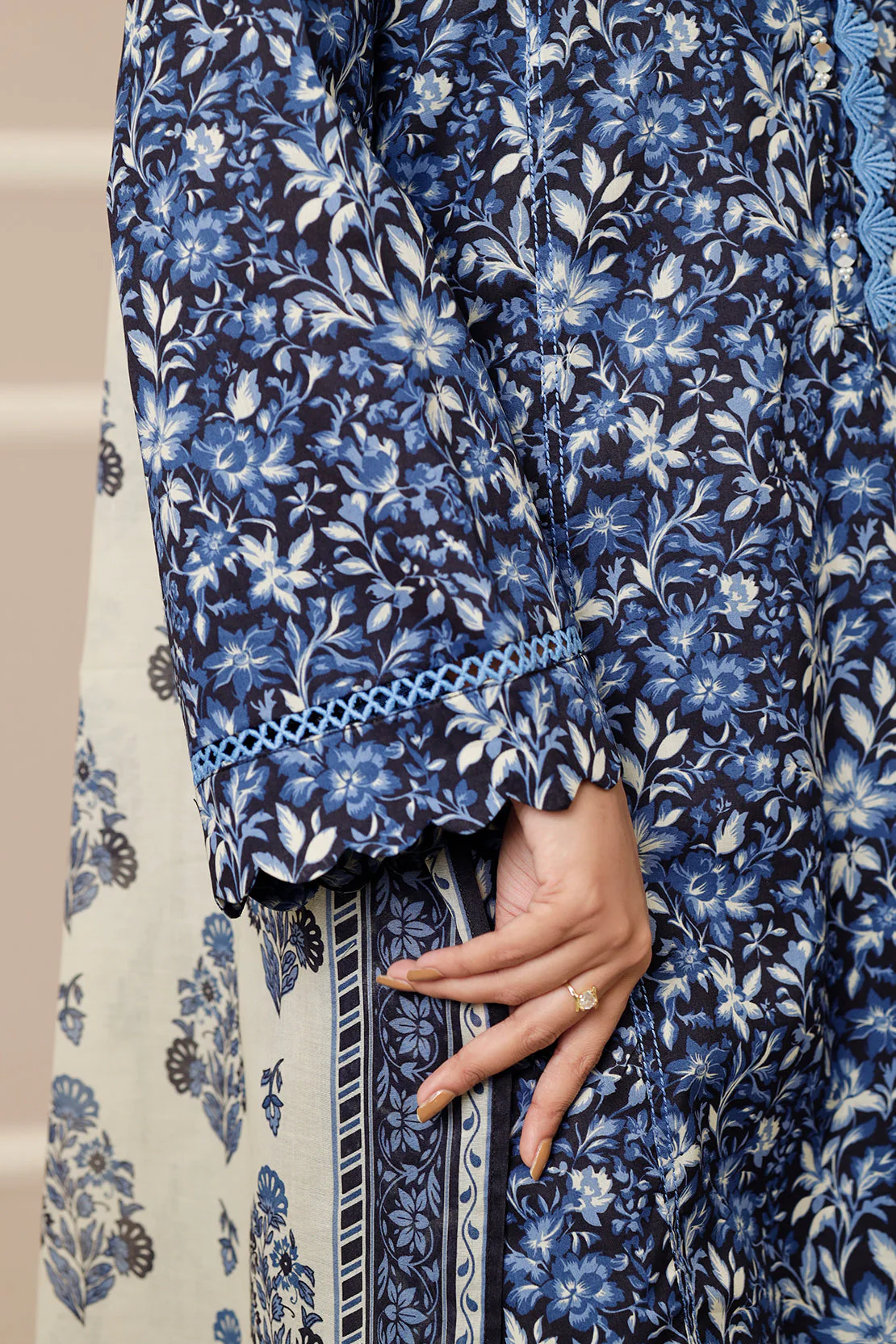 Unstitched Printed Lawn 3 Piece - Image 7