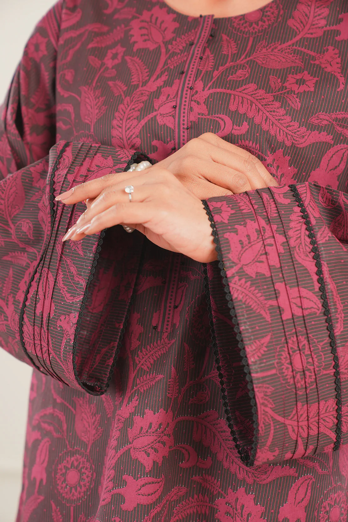 Unstitched Printed Lawn 3 Piece - Image 4