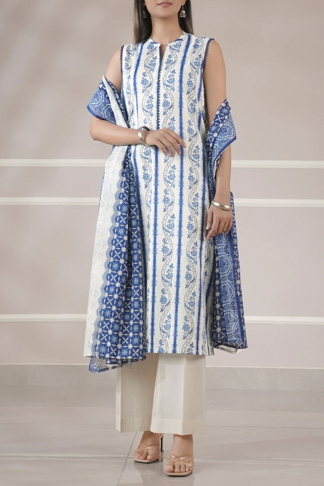 Unstitched Printed Lawn 3 Piece - Image 2