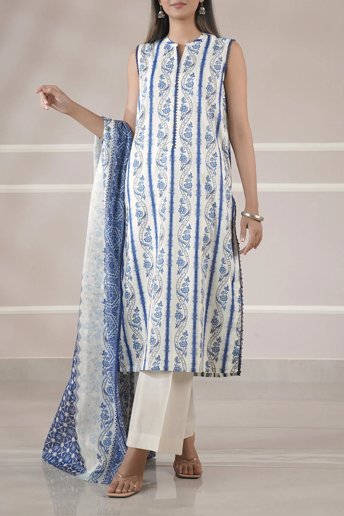 Unstitched Printed Lawn 3 Piece - Image 3