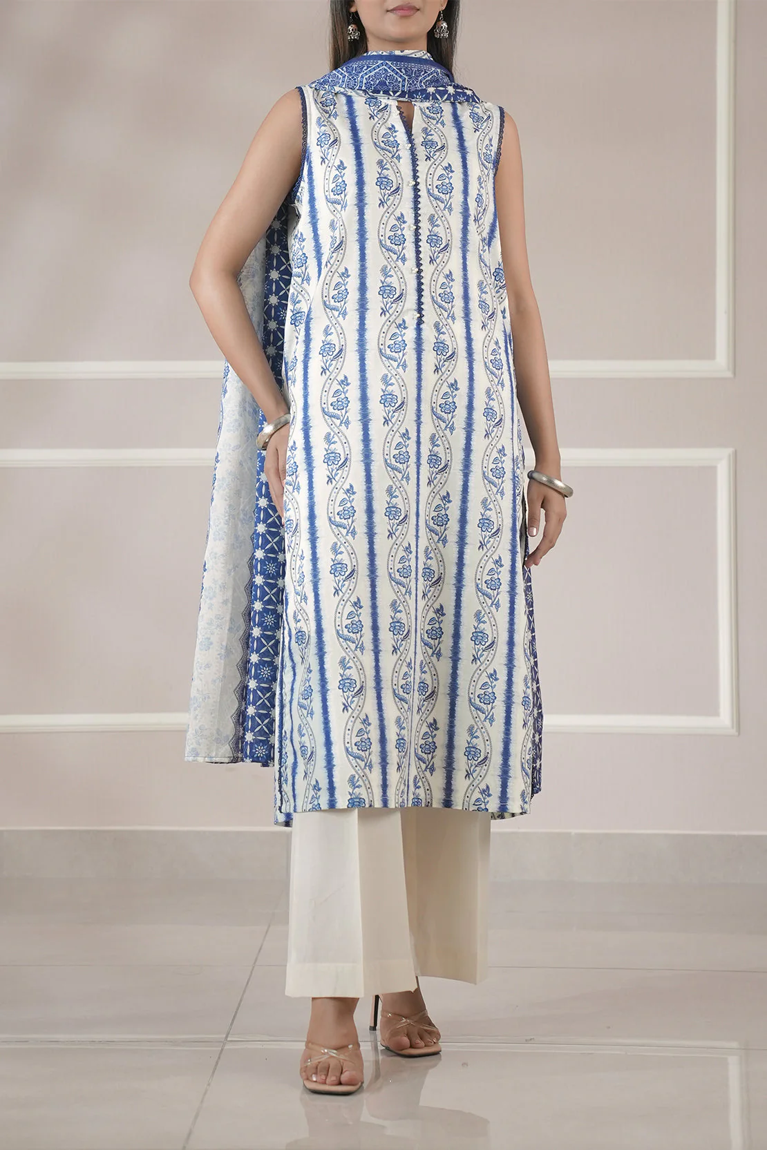 Unstitched Printed Lawn 3 Piece - Image 4