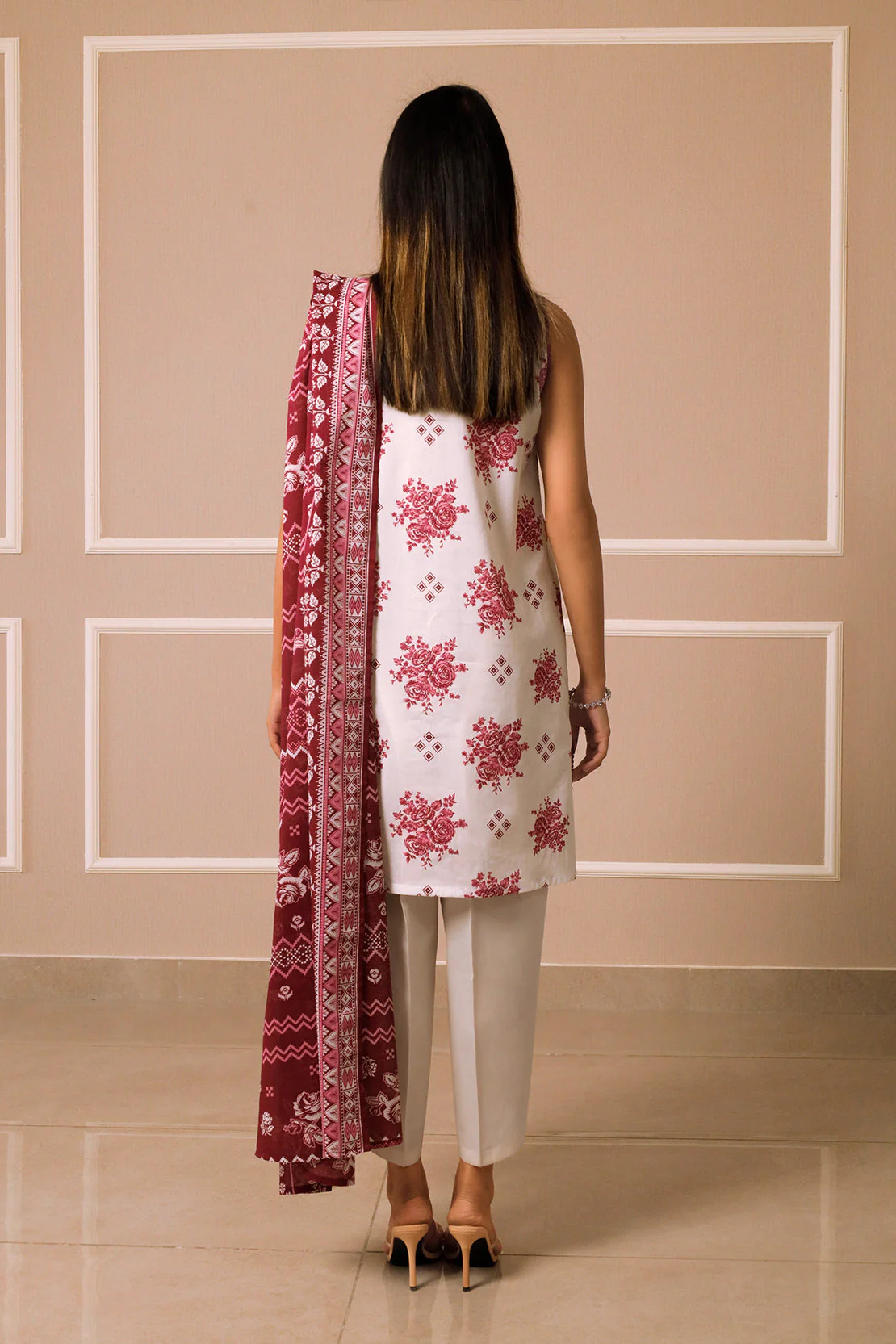 Unstitched Printed Lawn 3 Piece - Image 4