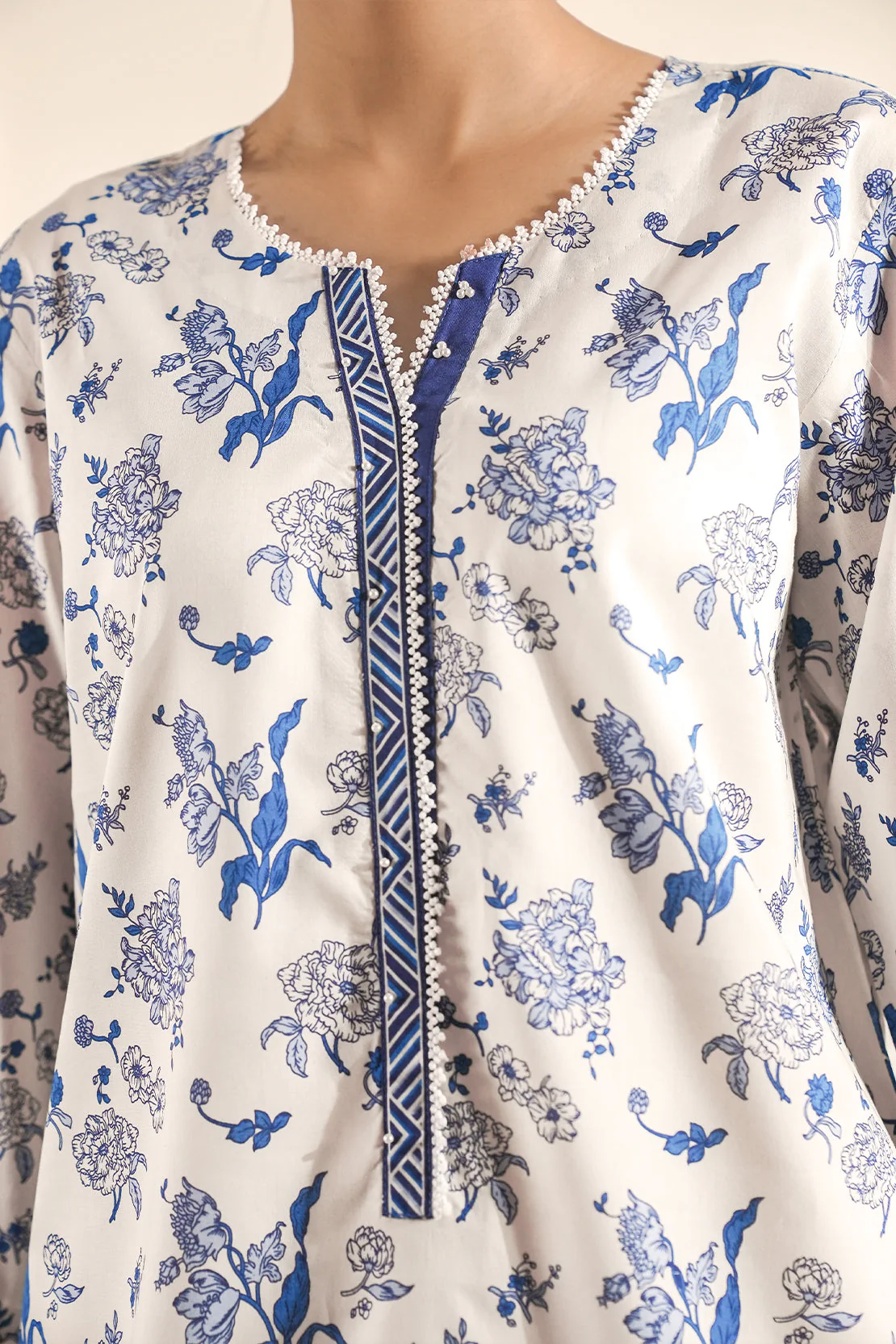 Unstitched Printed Lawn 3 Piece - Image 5