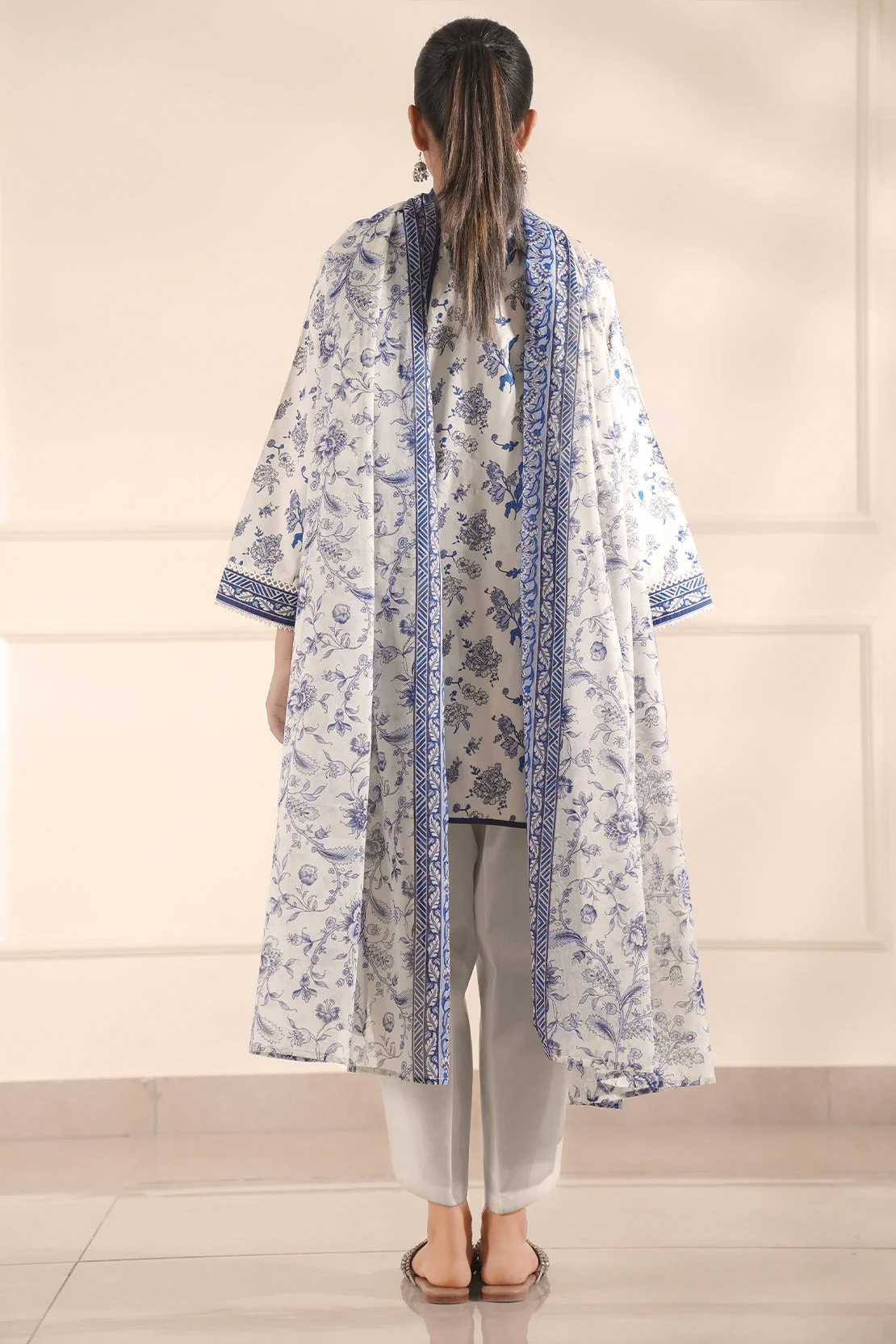 Unstitched Printed Lawn 3 Piece - Image 7