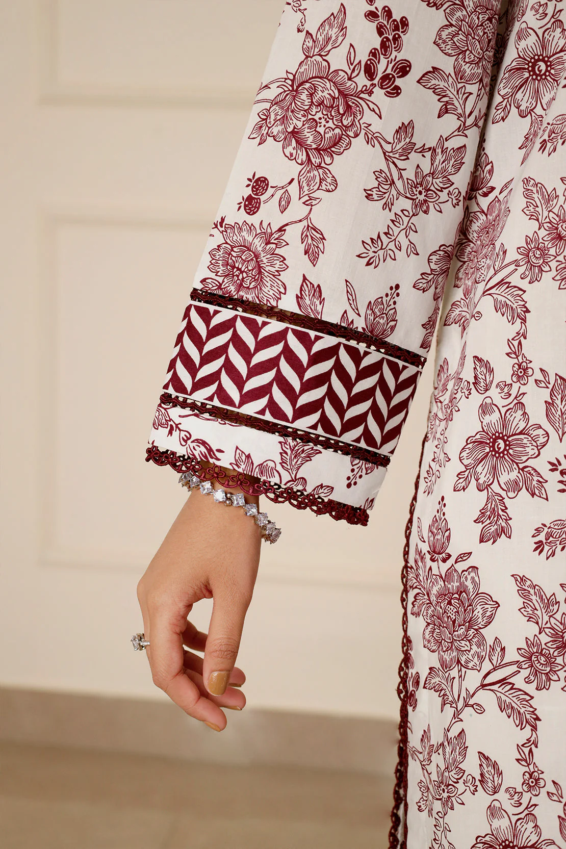 Unstitched Printed Lawn 3 Piece - Image 7