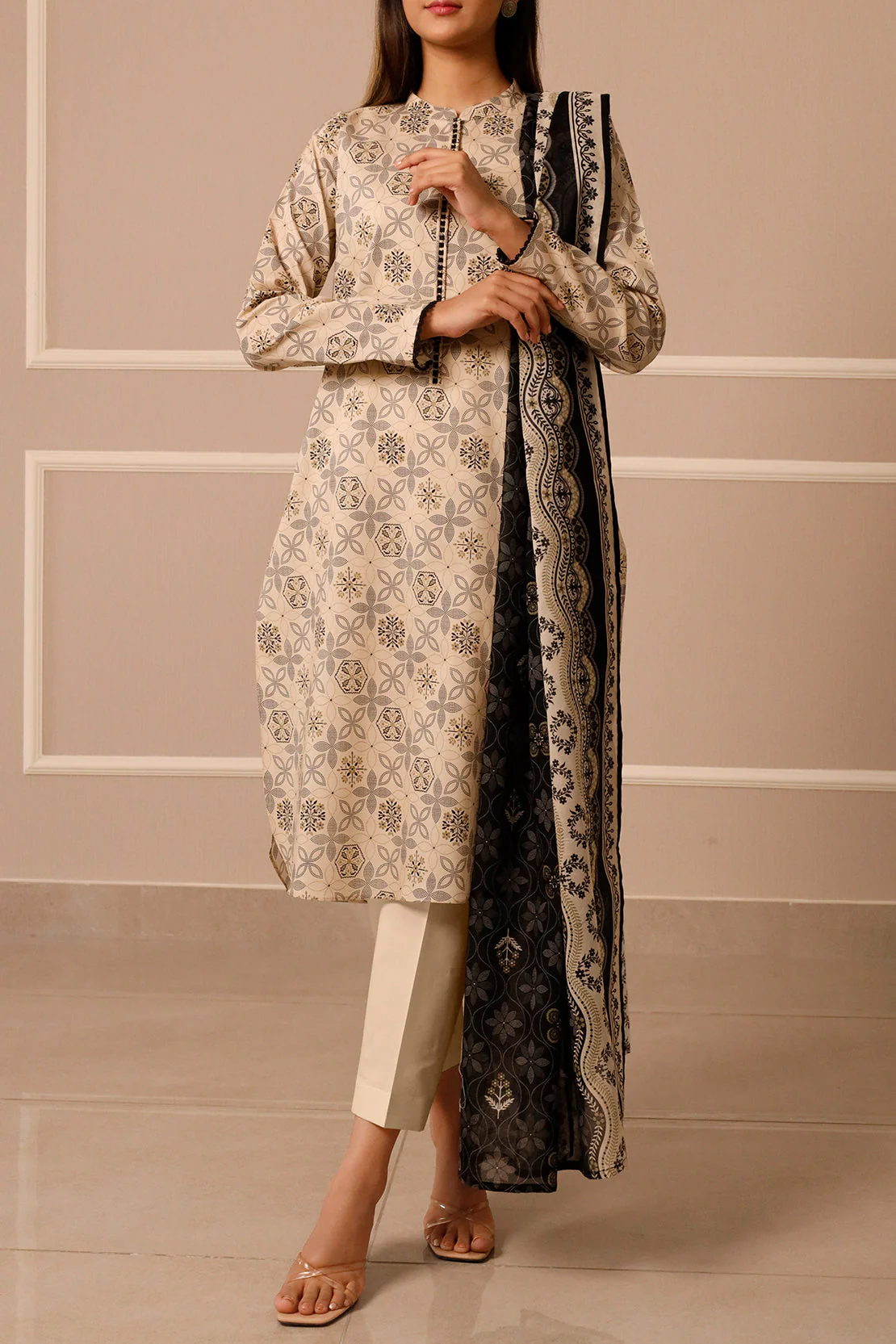 Unstitched Printed Lawn 3 Piece - Image 3