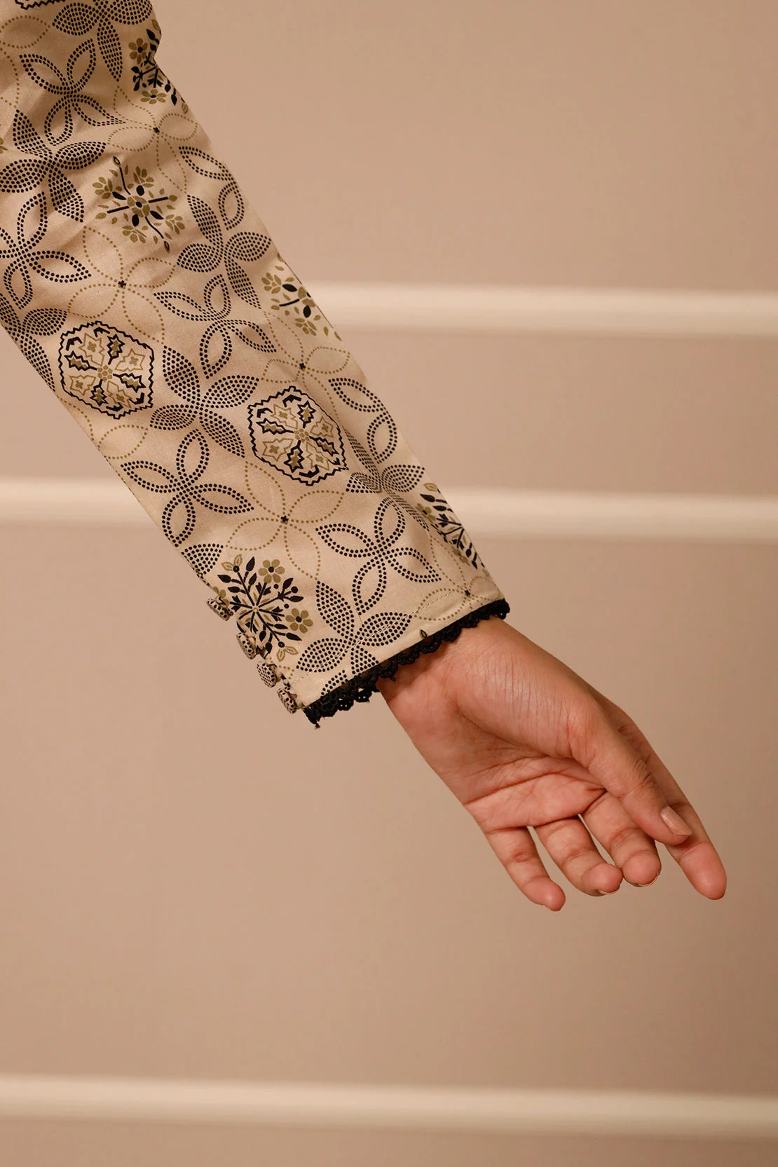 Unstitched Printed Lawn 3 Piece - Image 8