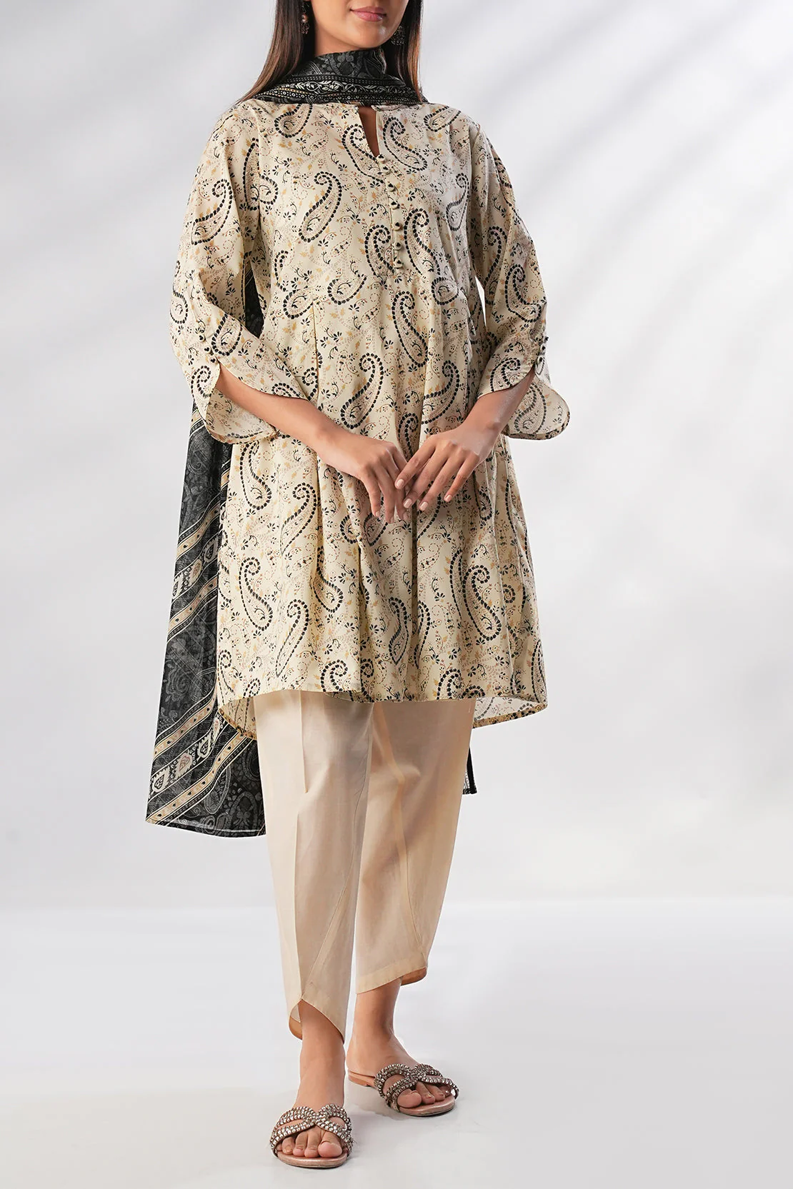 Unstitched Printed Lawn 3 Piece - Image 5