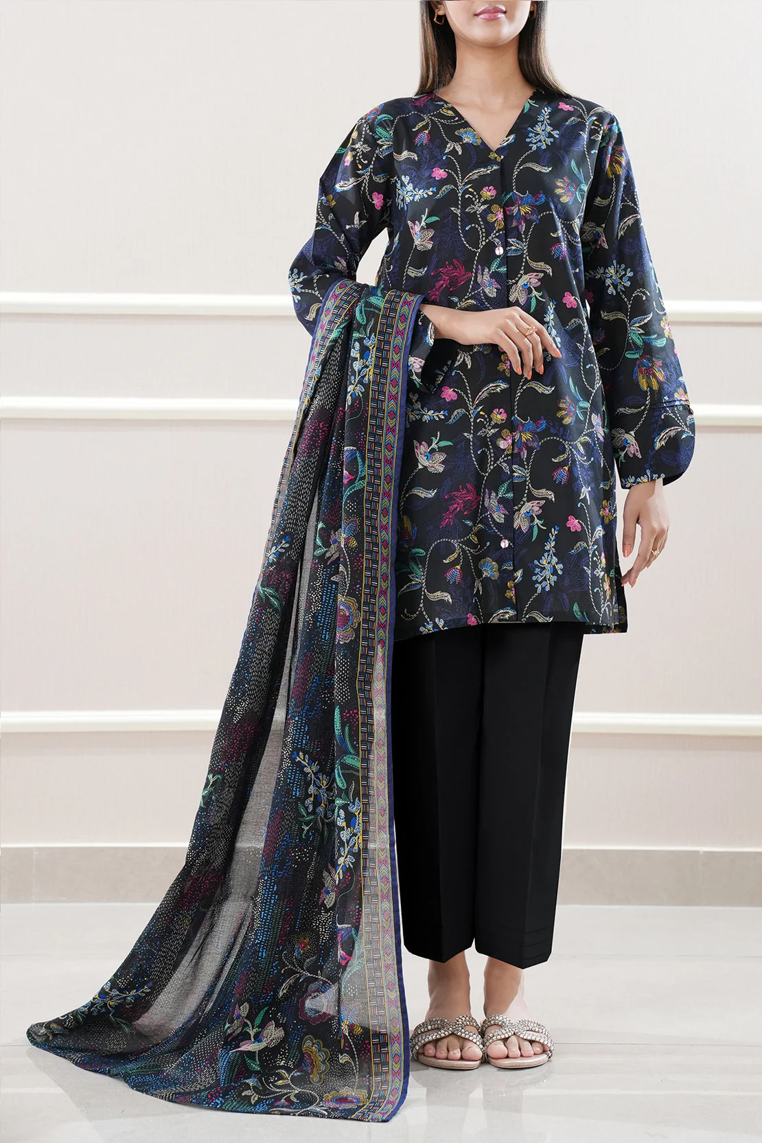 Unstitched Printed Lawn 3 Piece - Image 3