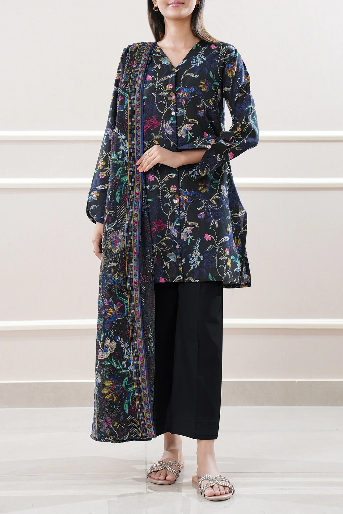 Unstitched Printed Lawn 3 Piece - Image 4