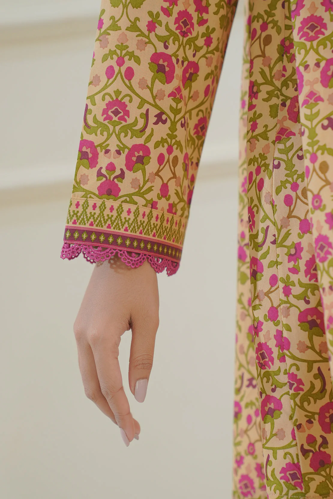 Unstitched Printed Lawn 3 Piece - Image 7