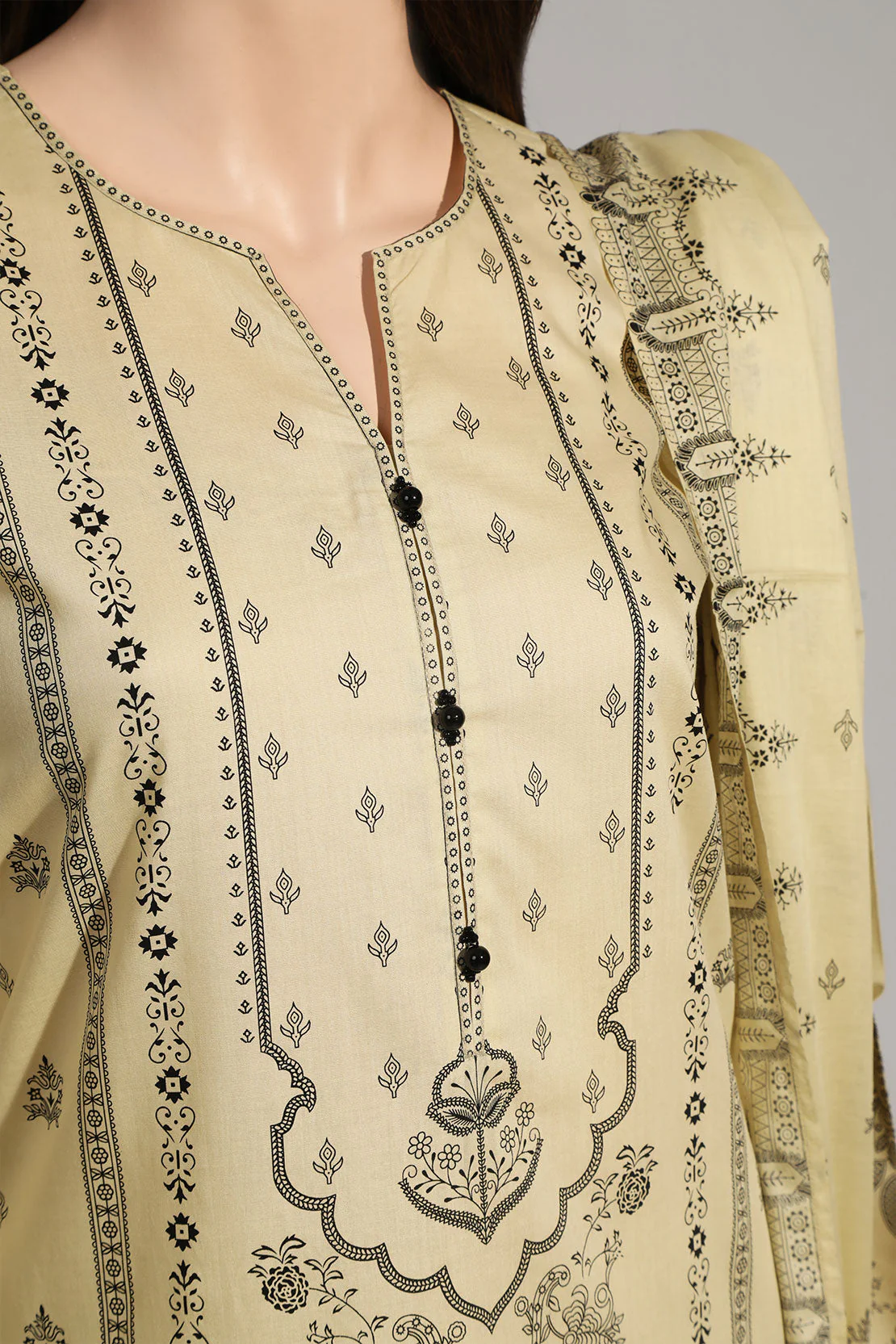 Unstitched Printed Lawn 3 Piece With Lawn Dupatta - Image 4