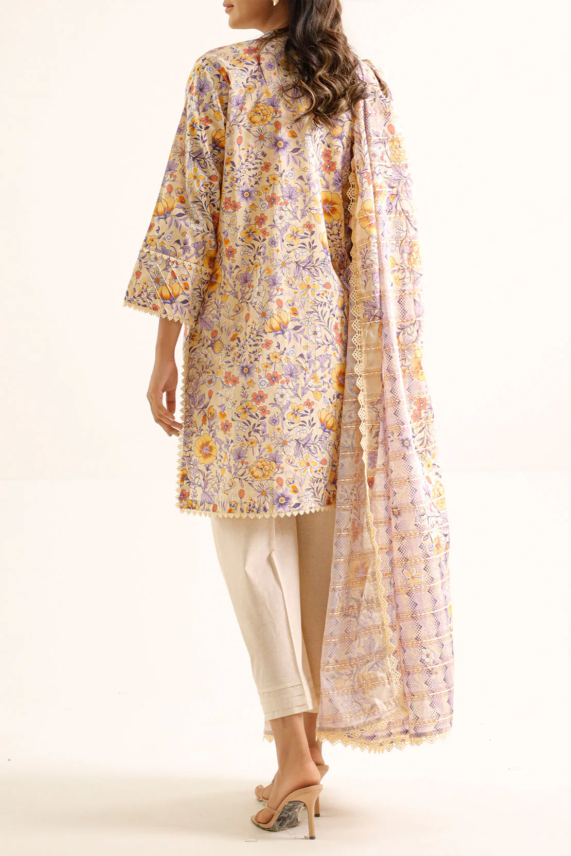 Unstitched Printed Lawn 3 Piece With Zari Dupatta - Image 4