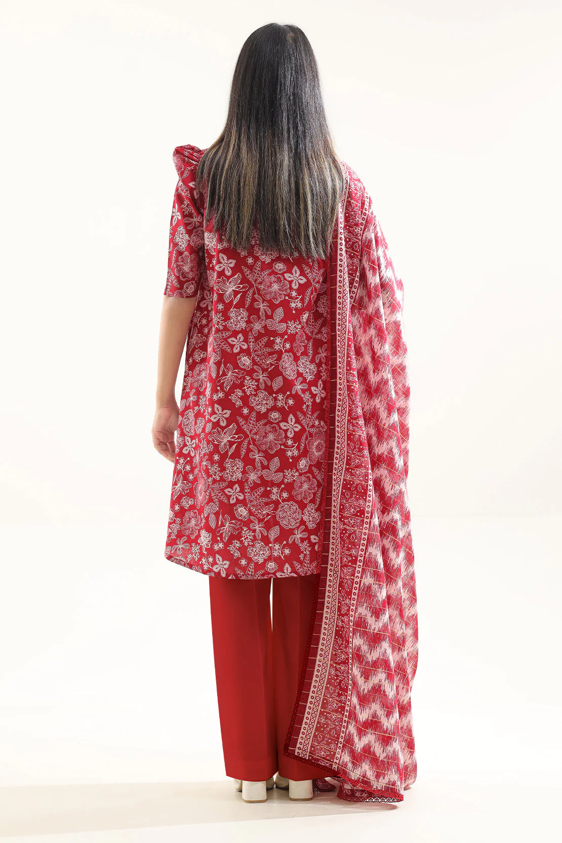 Unstitched Printed Lawn 3 Piece With Zari Dupatta - Image 2