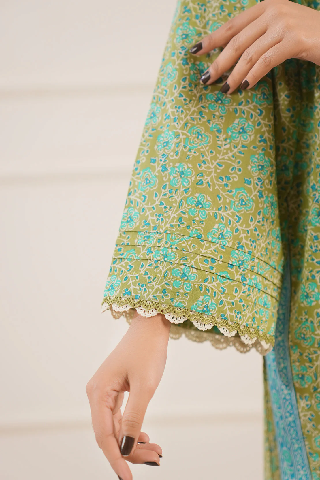 Unstitched Printed Lawn 3 Piece - Image 7