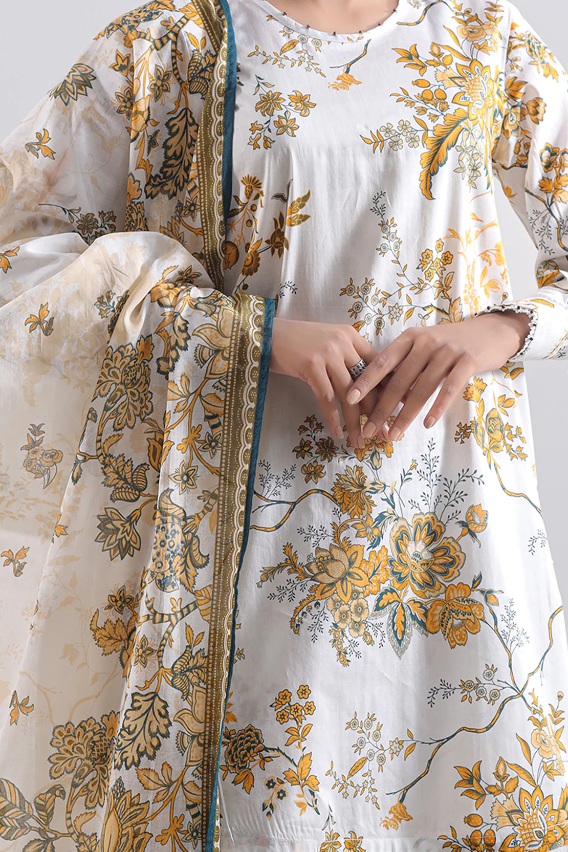 Unstitched Printed Lawn 3 Piece - Image 4