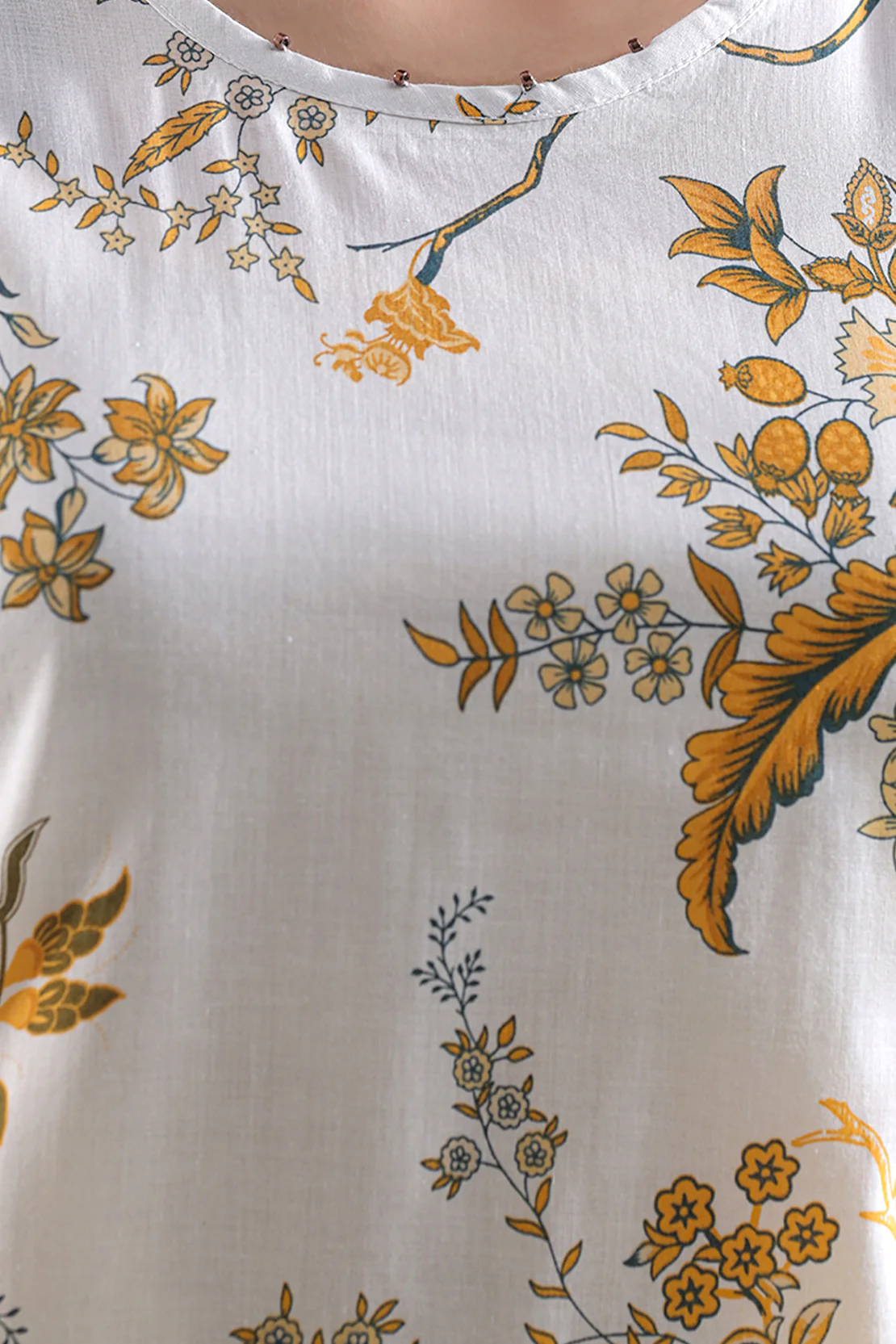 Unstitched Printed Lawn 3 Piece - Image 5