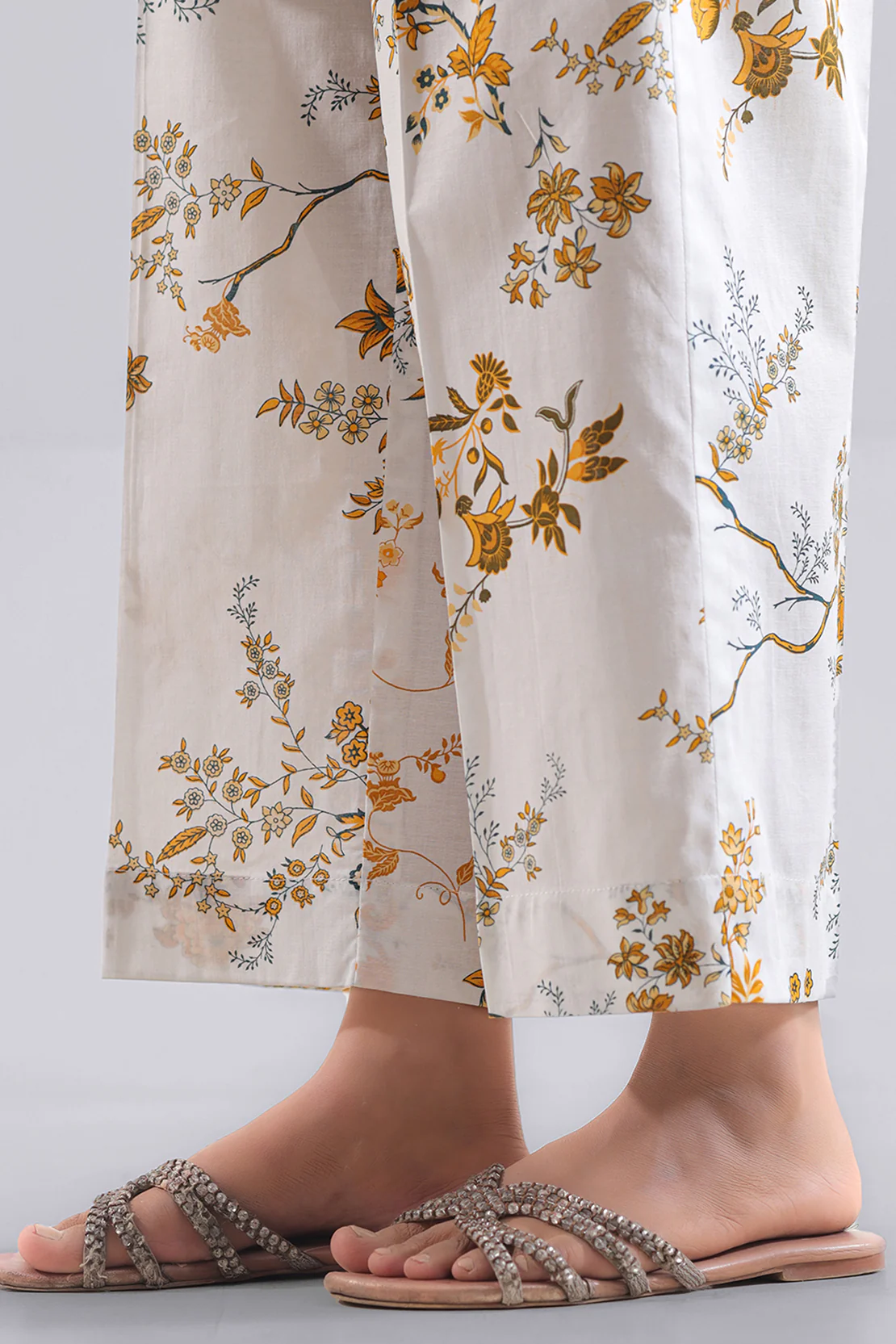Unstitched Printed Lawn 3 Piece - Image 7