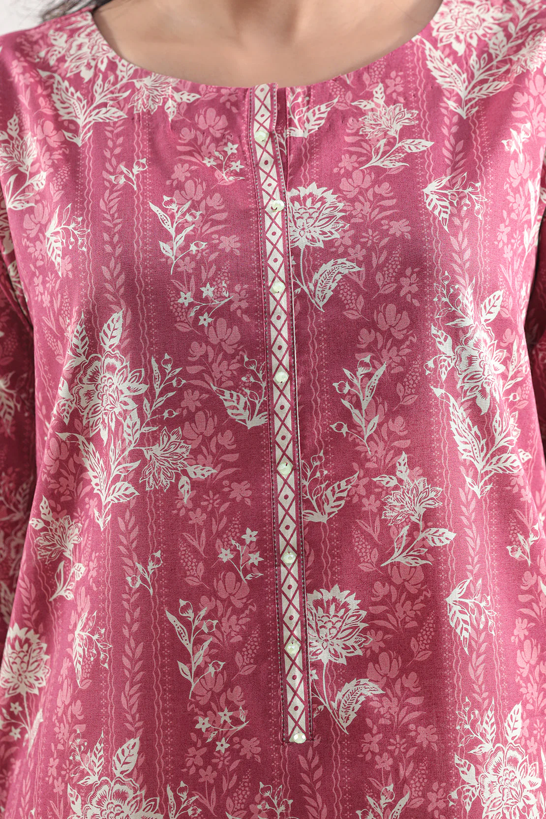 Unstitched Printed Lawn 3 Piece - Image 4