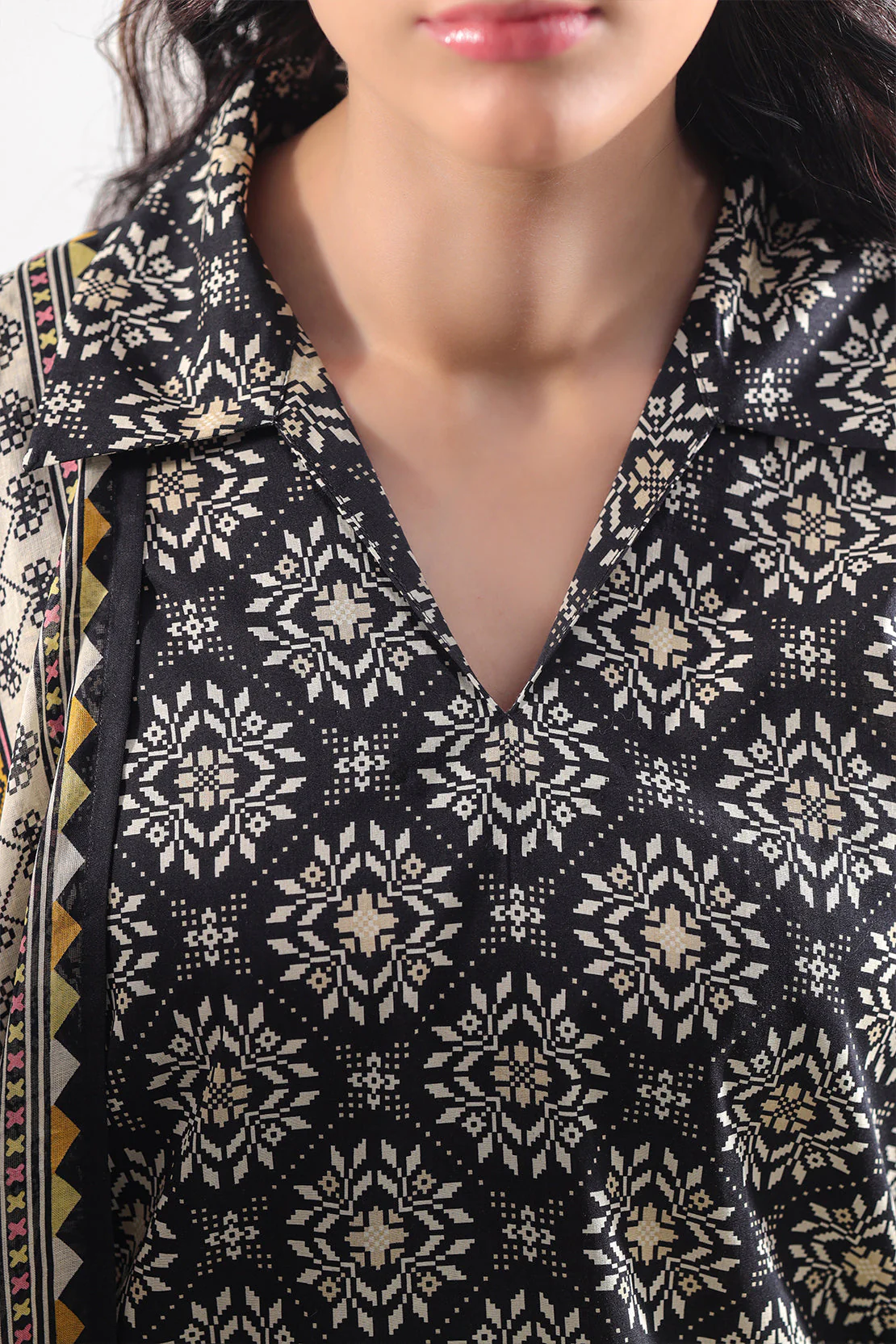 Unstitched Printed Lawn 3 Piece - Image 3