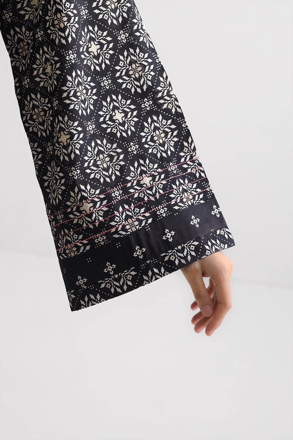 Unstitched Printed Lawn 3 Piece - Image 4