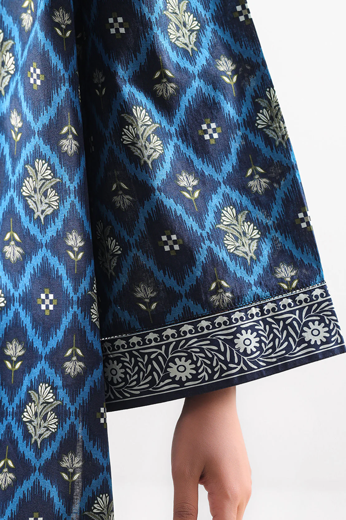 Unstitched Printed Lawn 3 Piece - Image 5