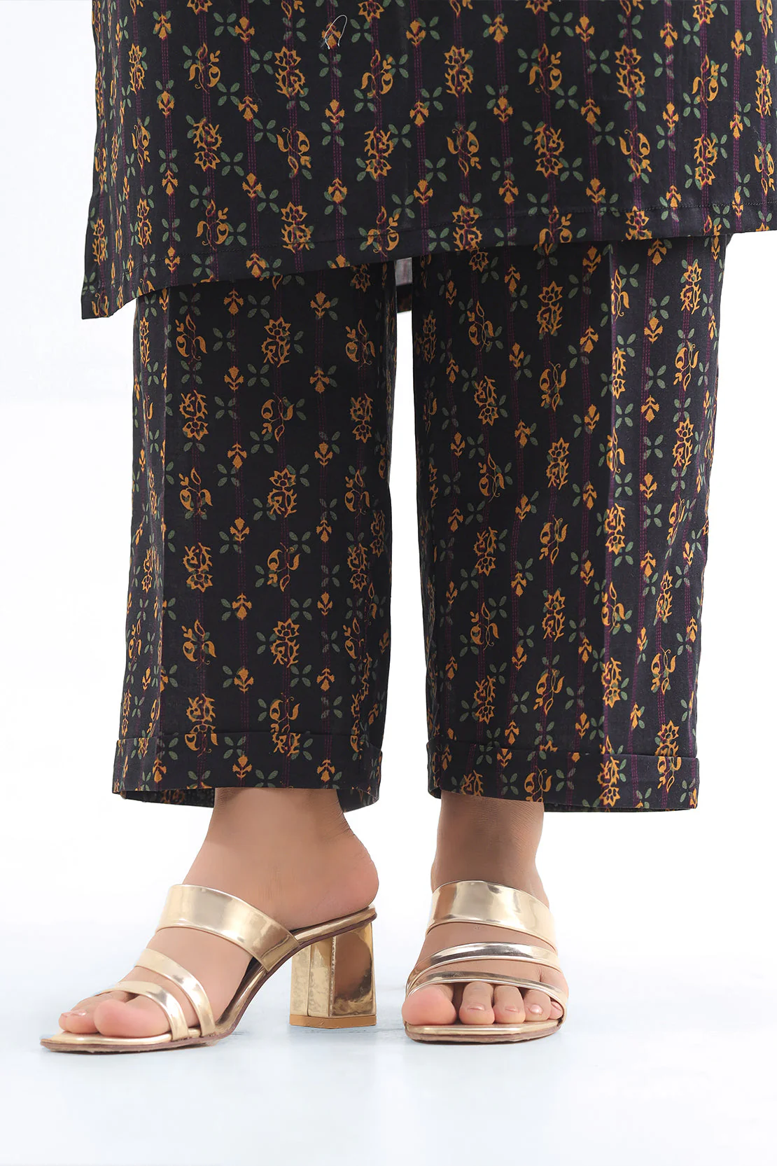 Unstitched Printed Lawn 3 Piece - Image 7