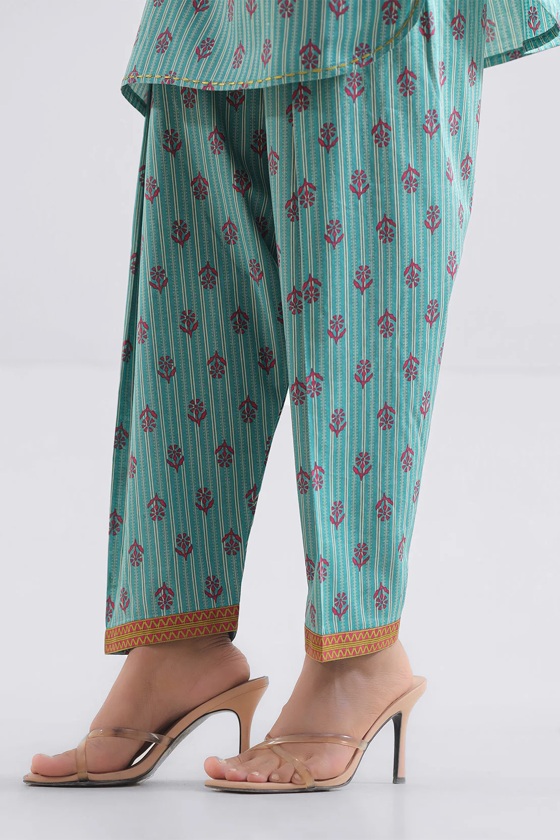 Unstitched Printed Lawn 3 Piece - Image 5