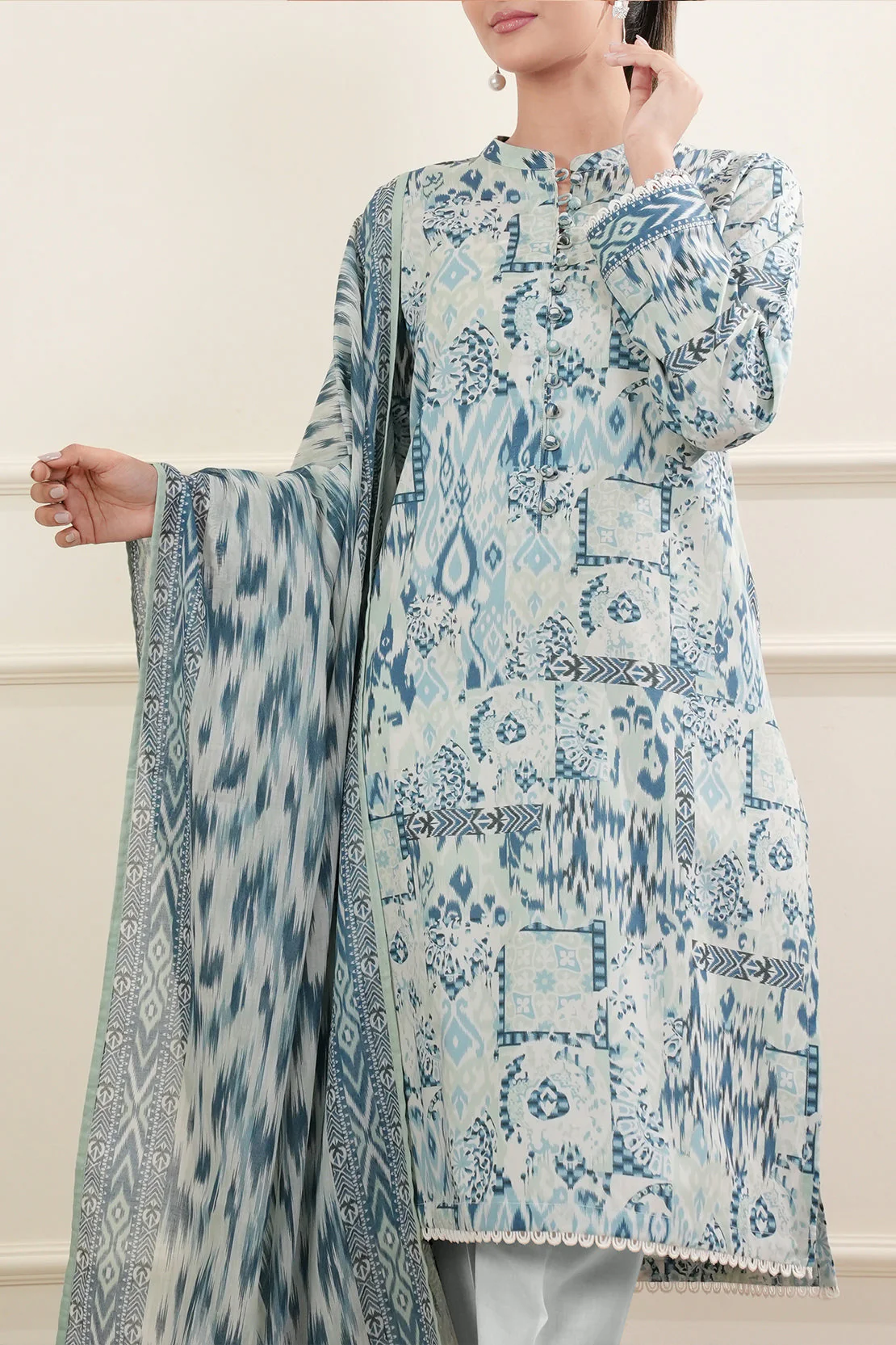 Unstitched Printed Lawn 3 Piece - Image 4