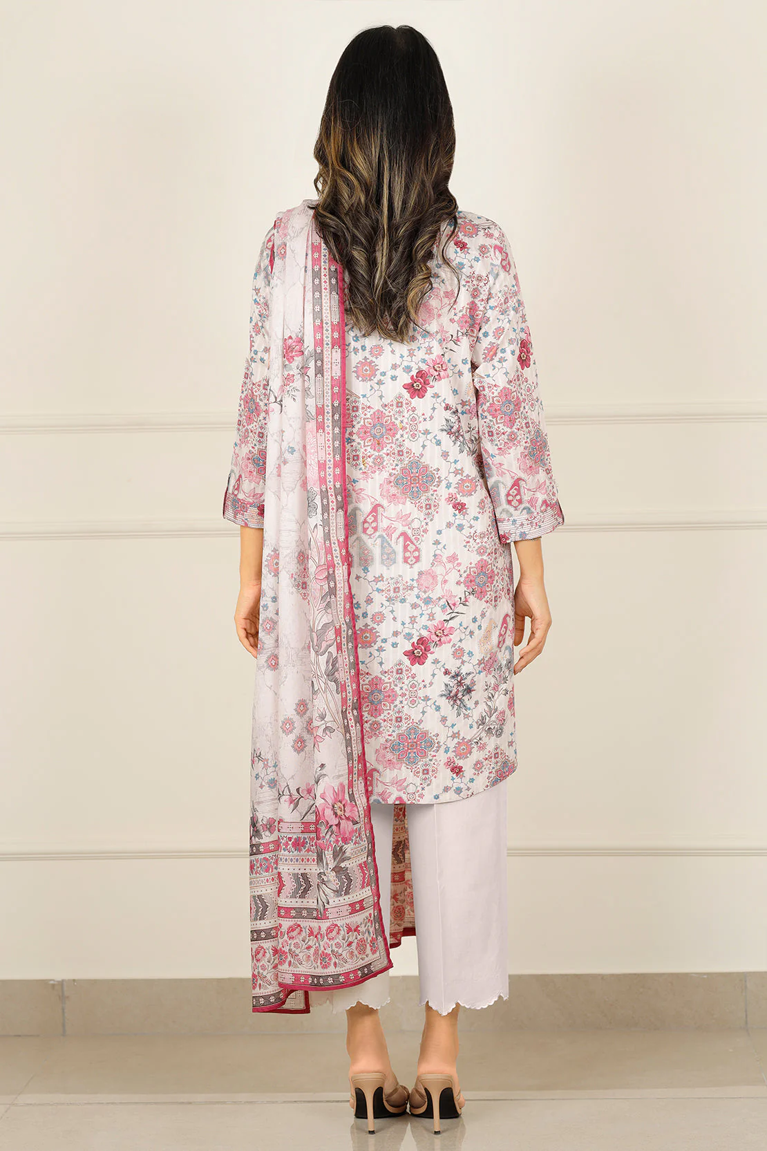 Unstitched Printed Lawn 3 Piece - Image 3