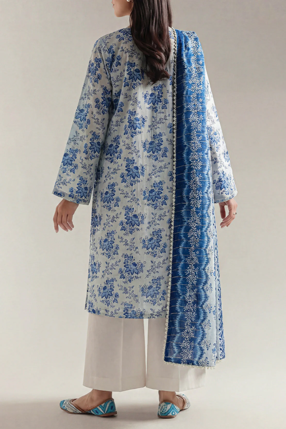 Unstitched Printed Lawn 3 Piece - Image 3