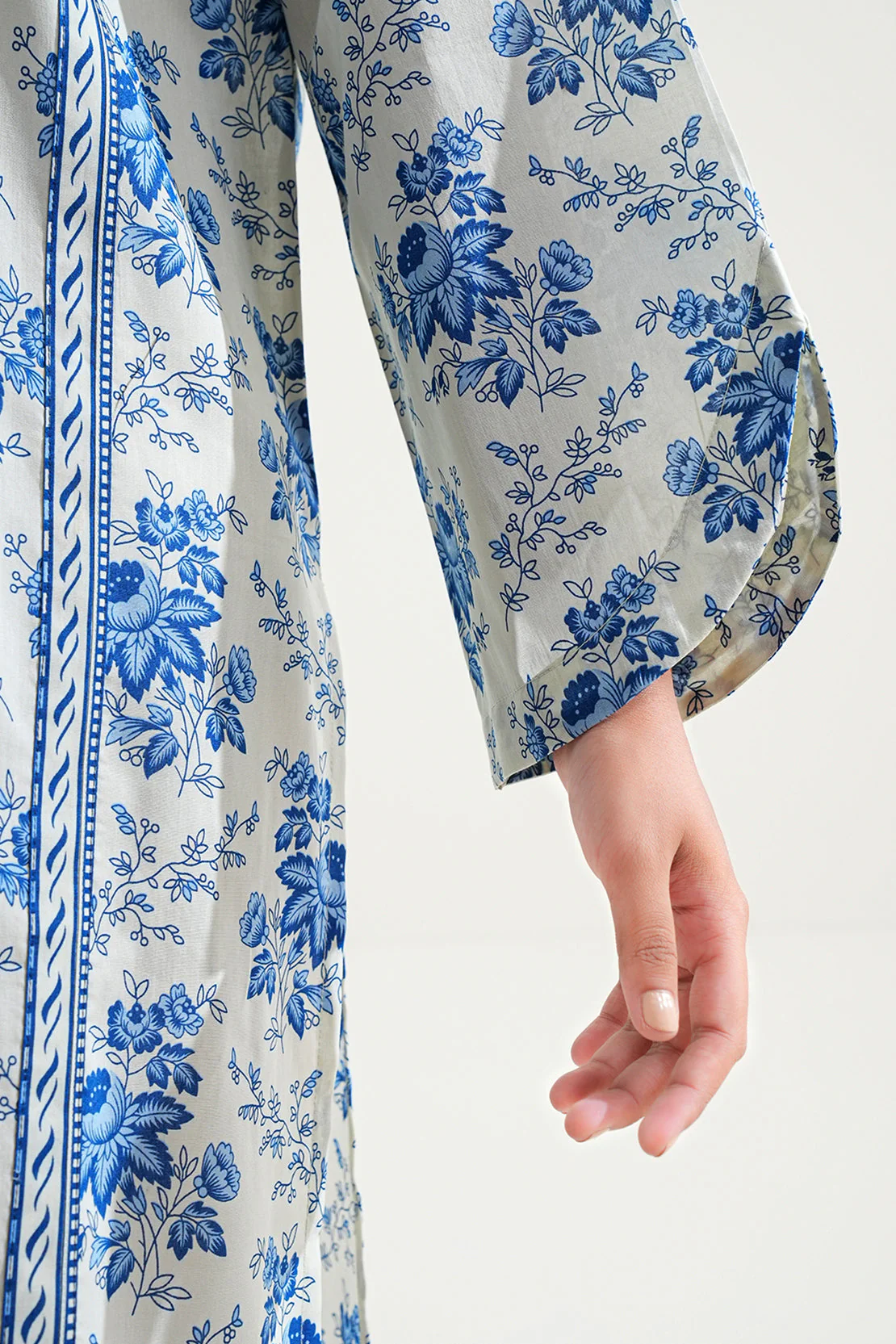 Unstitched Printed Lawn 3 Piece - Image 5