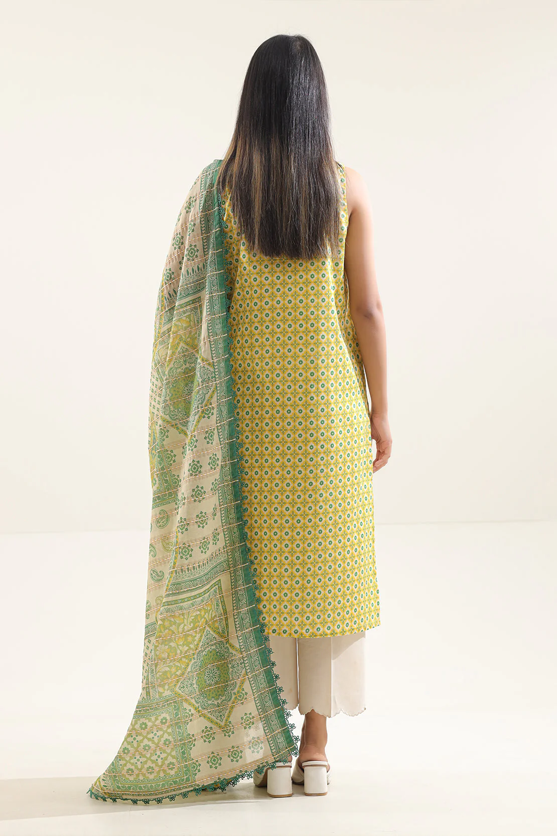 Unstitched Printed Lawn 3 Piece - Image 3