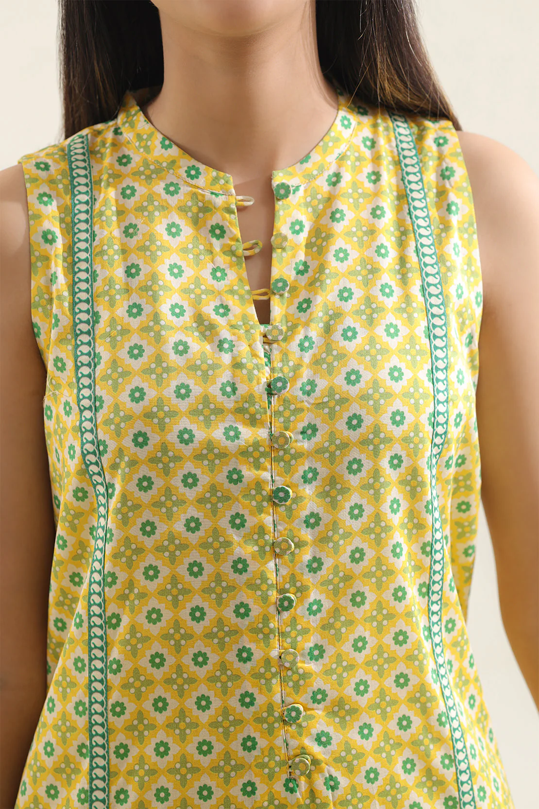 Unstitched Printed Lawn 3 Piece - Image 4