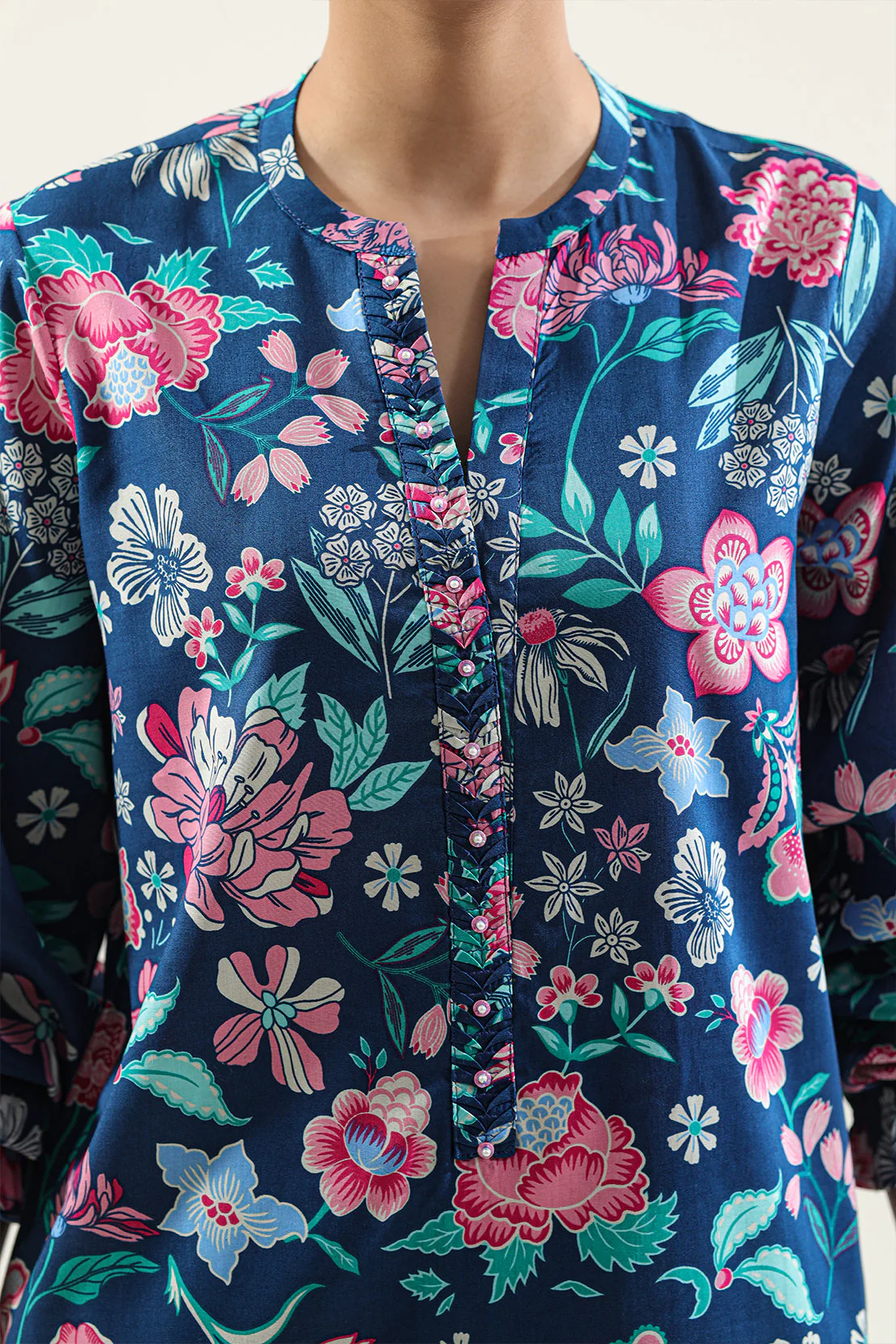 Unstitched Printed Lawn 3 Piece - Image 5
