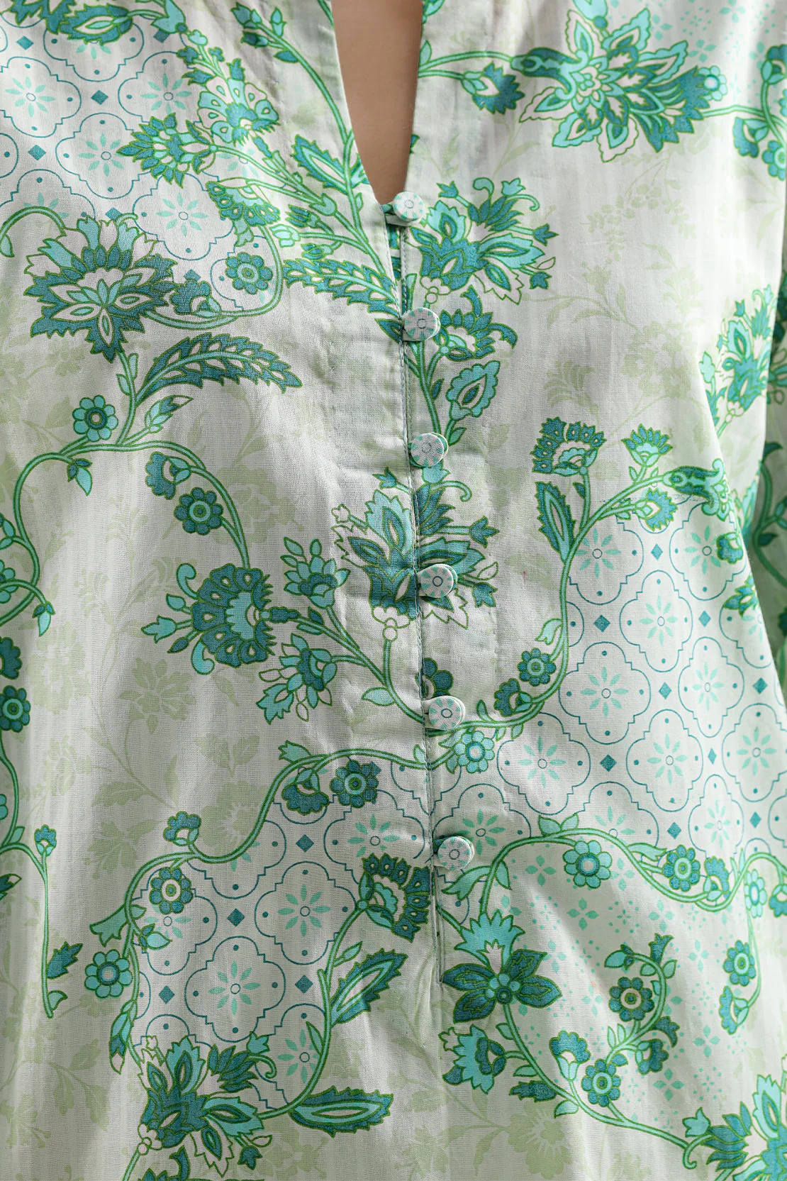Unstitched Printed Lawn 3 Piece - Image 4