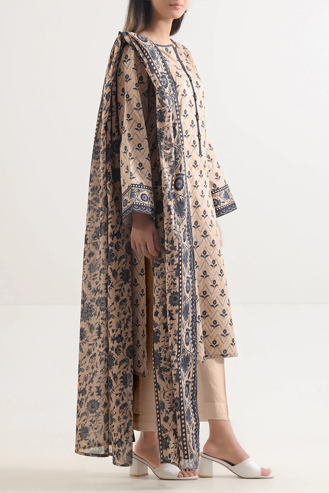 Unstitched Printed Lawn 3 Piece - Image 3