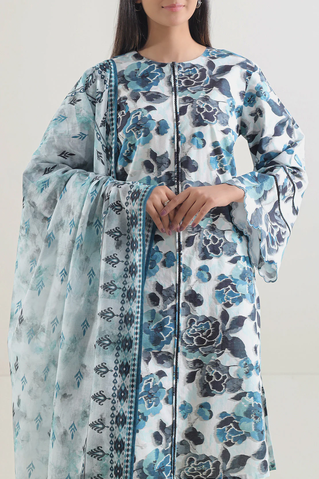 Unstitched Printed Lawn 3 Piece - Image 4