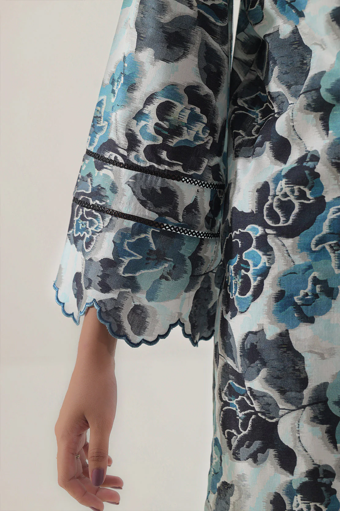 Unstitched Printed Lawn 3 Piece - Image 6