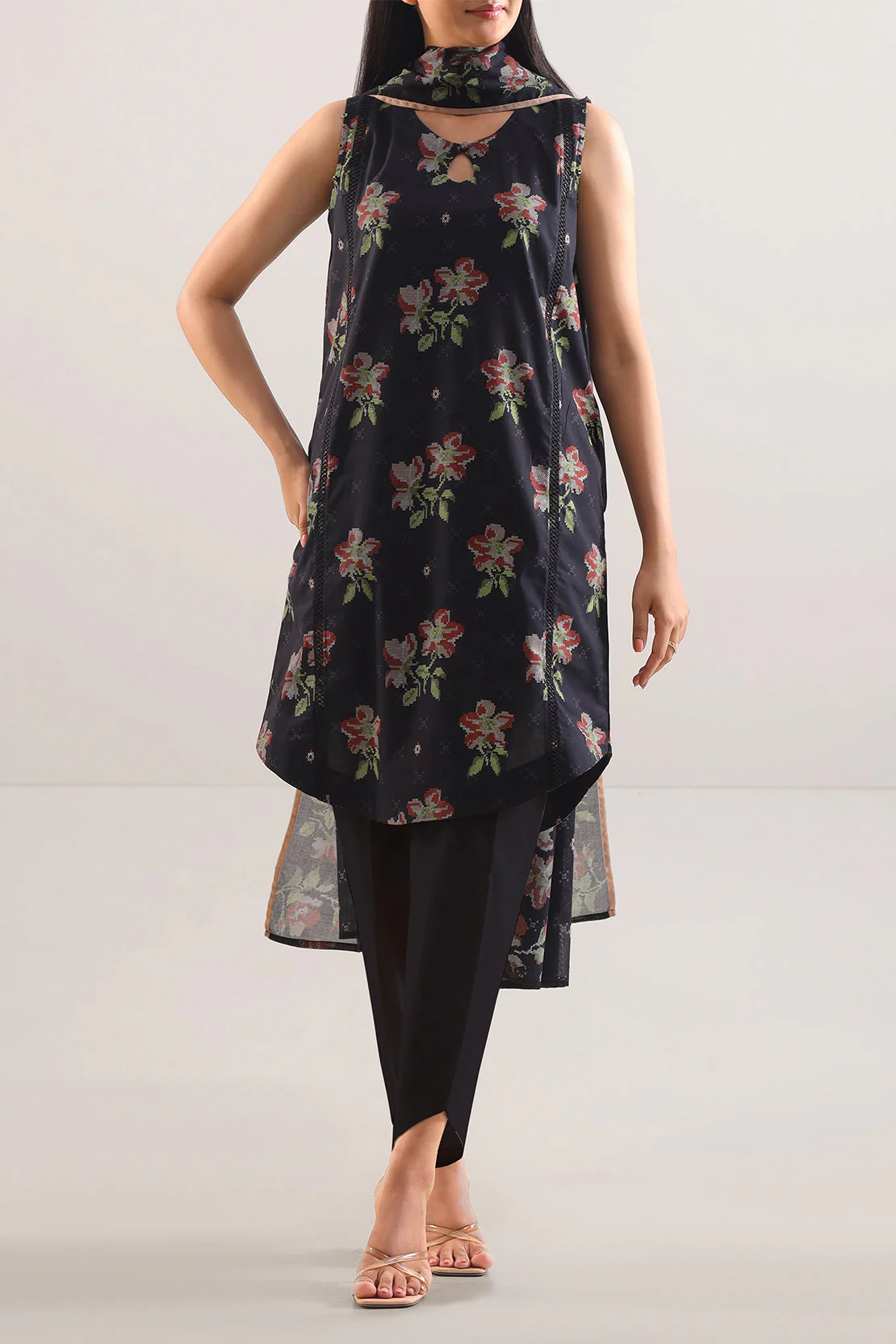 Unstitched Printed Lawn 3 Piece - Image 2