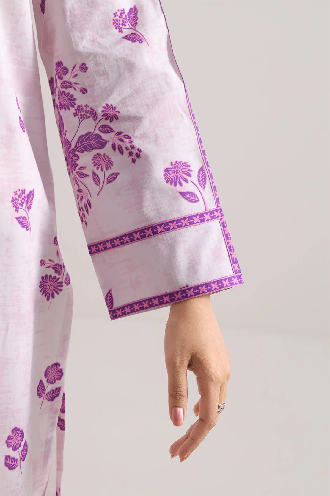 Unstitched Printed Lawn 3 Piece - Image 5