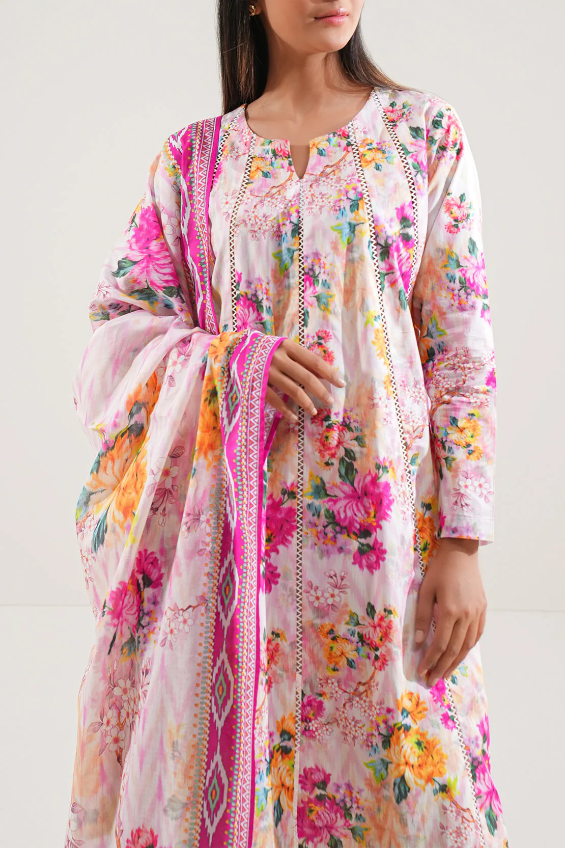 Unstitched Printed Lawn 3 Piece - Image 4