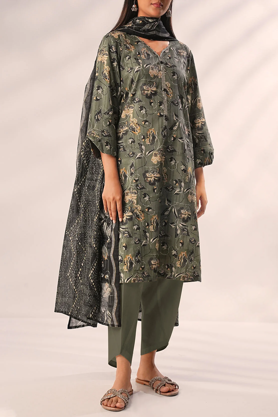 Unstitched Printed Lawn 3 Piece - Image 2