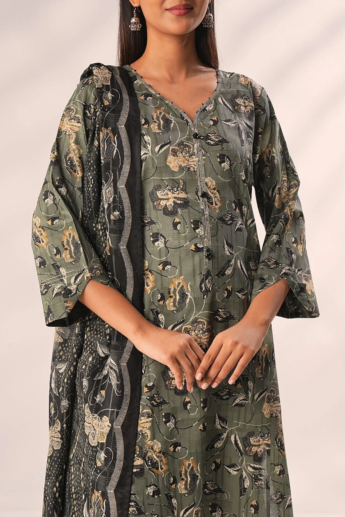 Unstitched Printed Lawn 3 Piece - Image 5