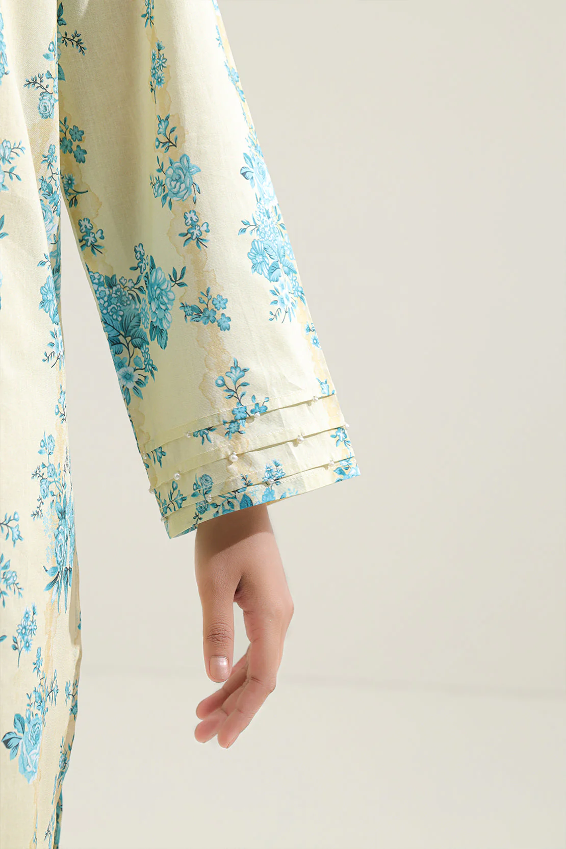 Unstitched Printed Lawn 3 Piece - Image 5