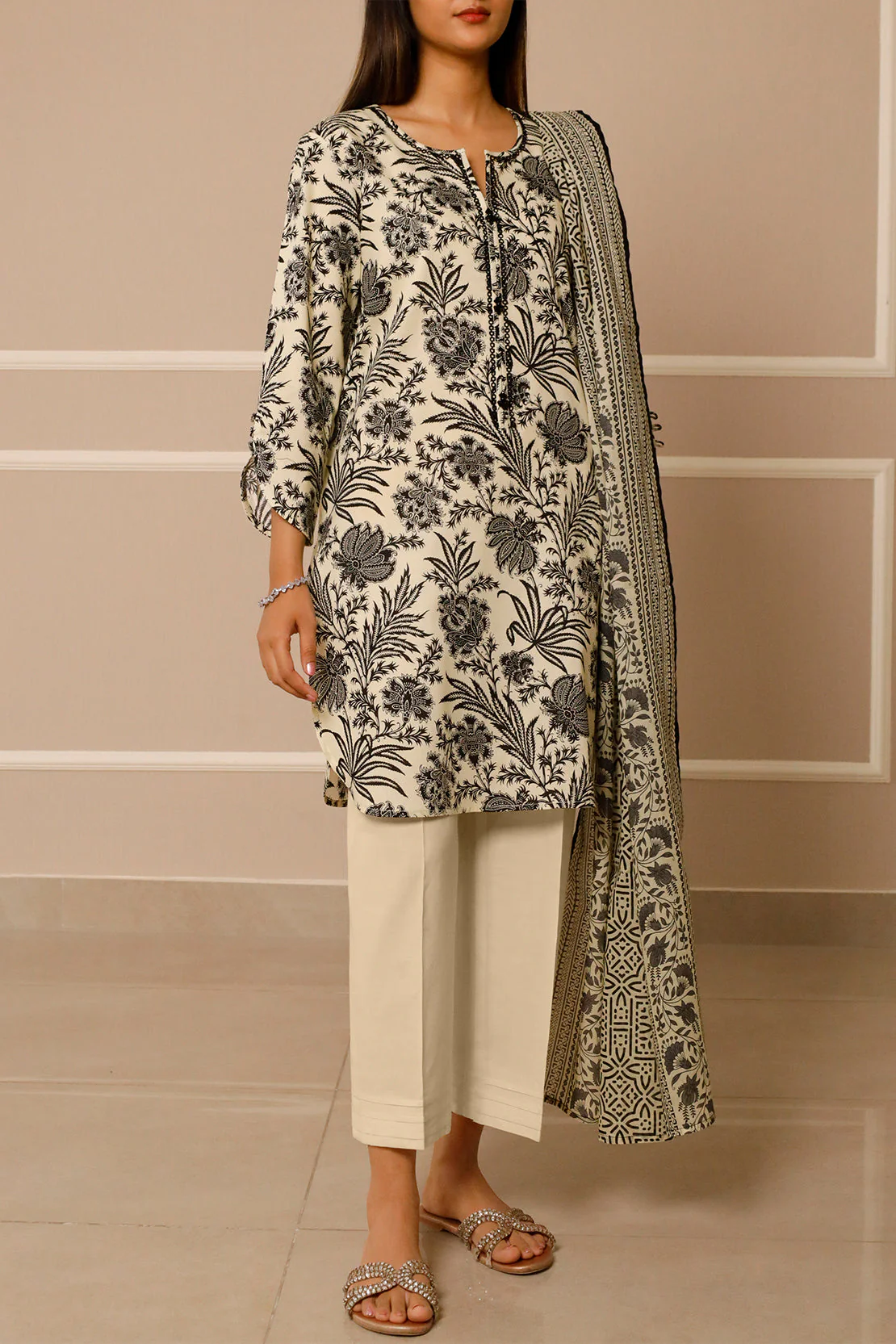 Unstitched Printed Lawn 3 Piece - Image 3