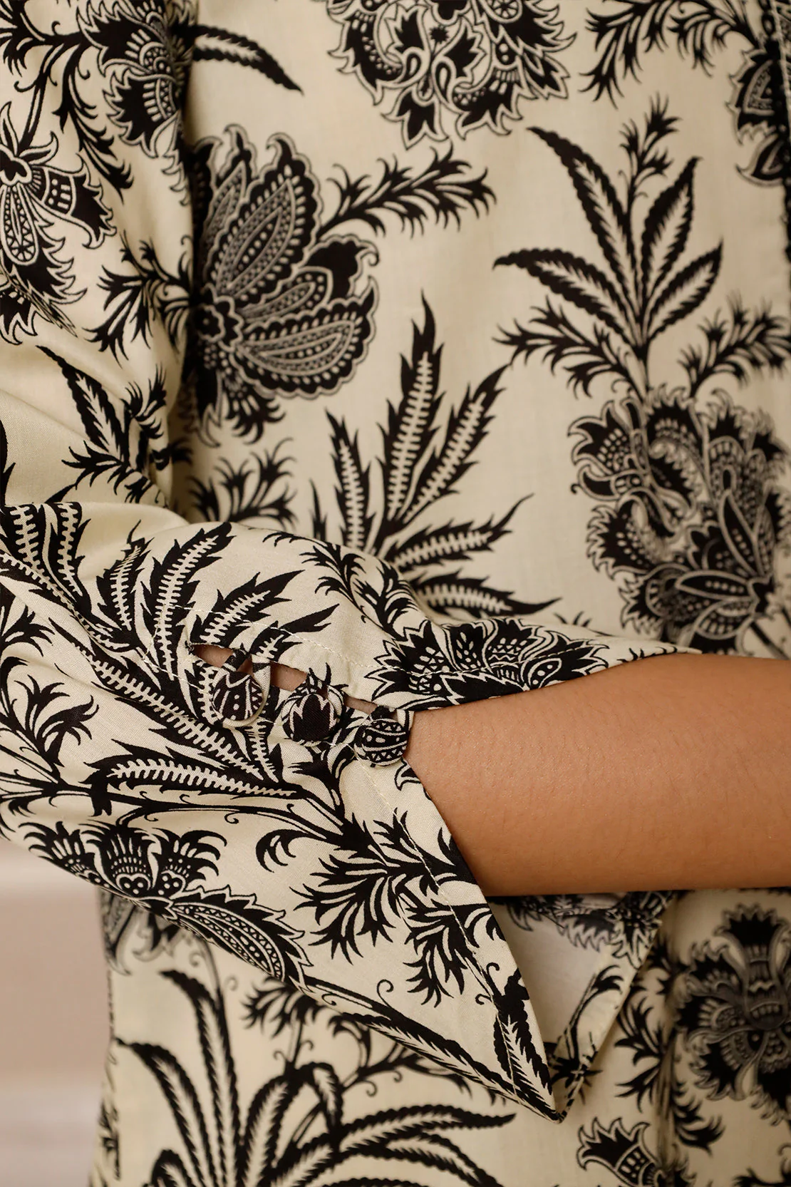 Unstitched Printed Lawn 3 Piece - Image 8