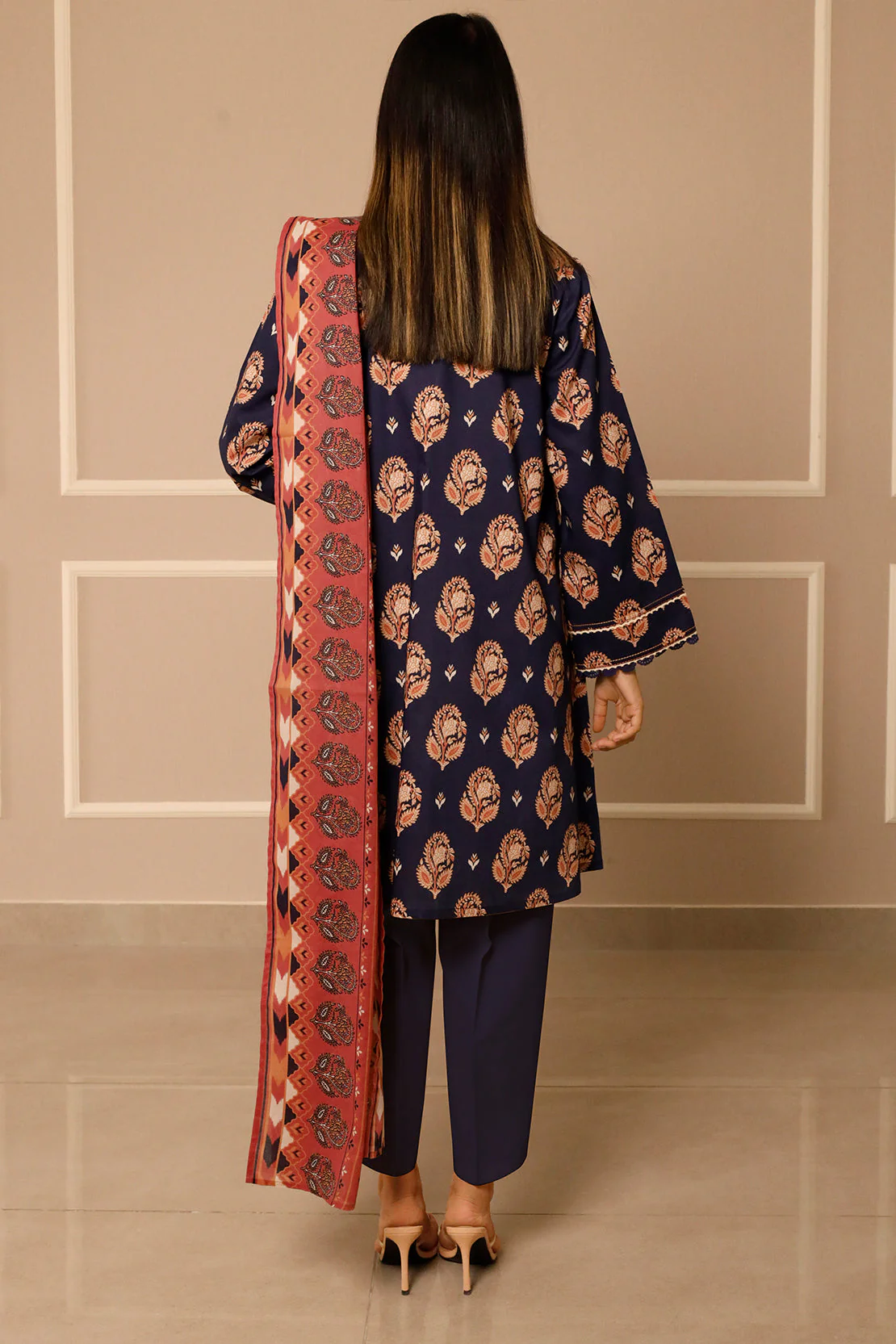 Unstitched Printed Lawn 3 Piece - Image 4