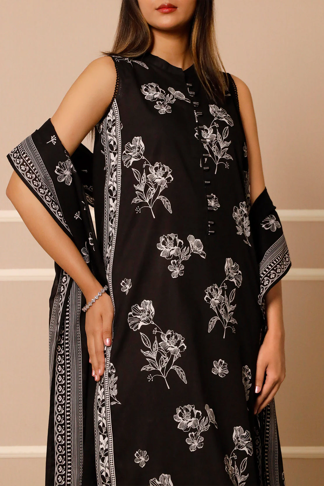 Unstitched Printed Lawn 3 Piece - Image 3